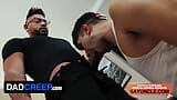 Miguel entend des rumeurs que son beau-fils est un gay chic, un cul excité qui adore baiser snapshot 5