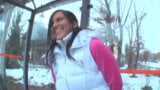 Milf alemana es abordada en la calle para recibir $ a cambio de un video de sexo amateur masturbándose snapshot 3