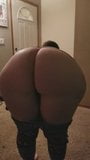 PAWG WITH GREAT ASS IN LEGGINGS snapshot 1