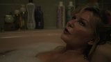 Kirsten Dunst - &#39;sobre convertirse en un dios en el centro de Florida&#39; s1e1 snapshot 4