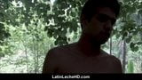 Caliente joven latino deportista y twink cruising follan en la selva snapshot 3