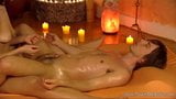 Lingam-Massage macht seinen Penis glücklich snapshot 6