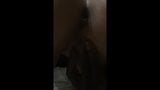 Сексуальная брюнетка-брюнетка сосет и трахается с большим черным членом snapshot 4