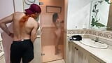 La mia sorellastra fa un bagno, la spio per vedere se posso prenderla e con mia sorpresa mi invita a fare un bagno insieme snapshot 6