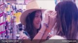 Nichole Bloom e Fabianne Therese em filme lésbico sexy snapshot 9