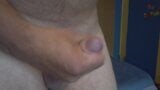 Hij speelt solo - douche en bed - grote ejaculatie! snapshot 17