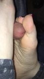 Geneckt und in die Sohlen gemolken, Footjob snapshot 1