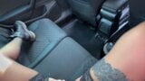 the girl ordered a taxi for masturbation, the taxi driver did not mind snapshot 15