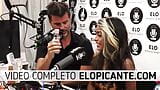 ELO PODCAST LE HACE MASAJES EN LA COLA CON ACEITE A LIZZY snapshot 1