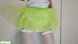 pañal sissy bailando vistiendo su nuevo tutú verde snapshot 10
