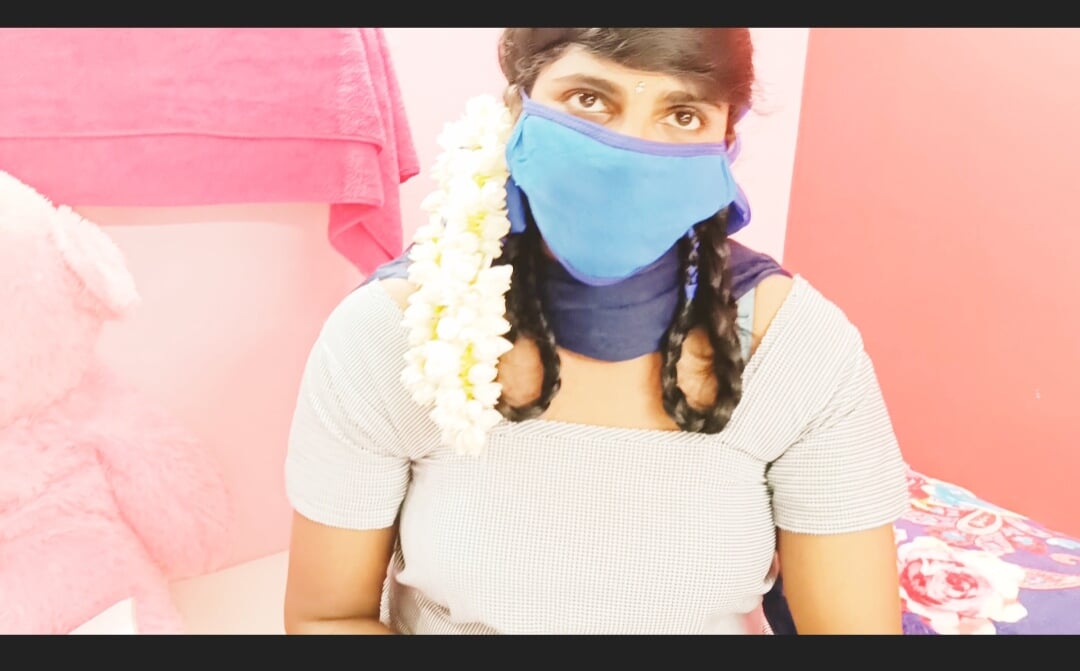 Indisches schulmädchen fickt onkel des nachbarn. Telugu DIRTY Talks.