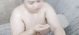 Индийская толстушка-бхабхи принимает ванну snapshot 15