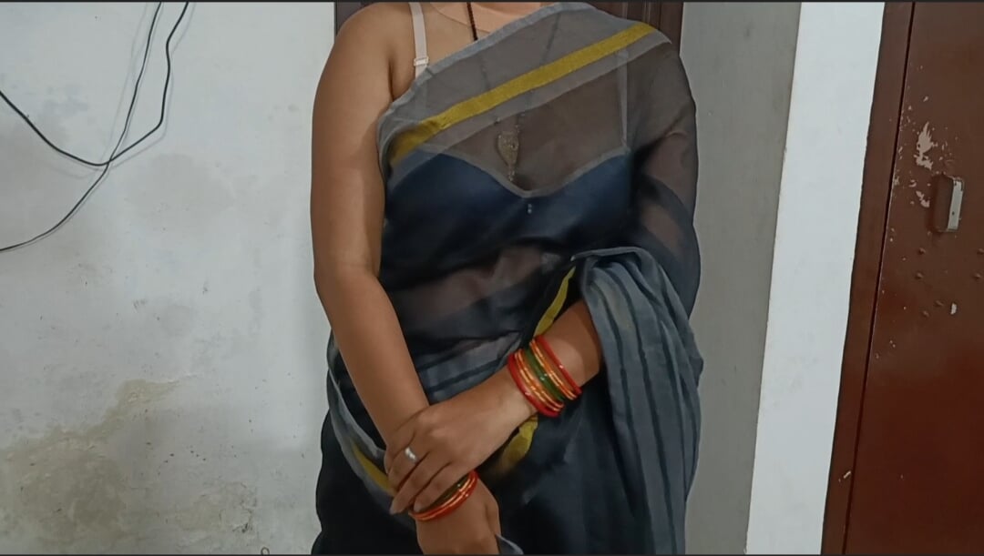 Kaamwali bai ko akela pakar malik ne chod dala naukarani ki maari chut ev sahibi thandi mein kısa film viral video
