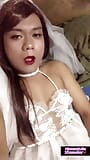 Tenue de mariage blanche sexy, masturbation snapshot 9