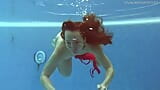 Naakt onderwater zijn brengt haar seksuele genoegens snapshot 14