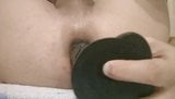 Banci Rusia dengan dildo hitam snapshot 3