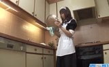 Aiuchi shiori japan maid, смокче її збуджений господар snapshot 3