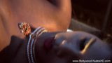 Schönheit aus exotischem Bollywood-Schätzchen snapshot 5