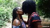 Después de un paseo romántico en la jungla, lesbianas negras comen coño africano snapshot 3