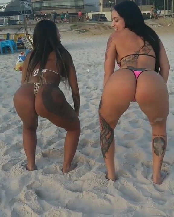 Dancando funk praia