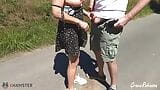 巨乳の熟女が大きなチンポをしゃぶって公道の真ん中で犯される snapshot 3