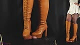 Leder weicher bootjob in braunen stiefeln - eier stampfen, bootjob, shoejob, ballbusting, CBT snapshot 3