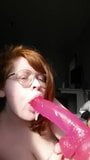 BBW strippt und benutzt Dildo snapshot 18