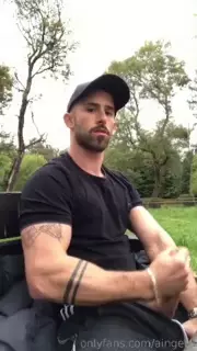 Successful Wanking on the Park Bench: Gay Public Porn feat. Sunny ...