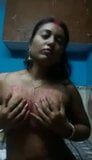 Indian girl showing boobs snapshot 10