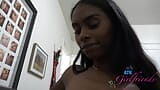 Studentessa esotica super hot Fae Love prende il cazzo in bocca lo munge poi lo prende in profondità più posizioni snapshot 4