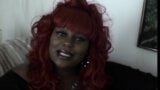 비하인드에서 카메라에 대고 말하는 귀여운 흑인 육덕녀 snapshot 11