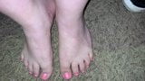 Very nice feet cumshot on BBW Latina sexy toes snapshot 4
