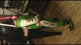 Vert et blanc - bikerslave suspendu snapshot 10