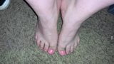 Very nice feet cumshot on BBW Latina sexy toes snapshot 1