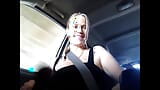 Une grosse bite noire s’amuse dans la voiture snapshot 2