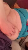 Jouer avec mes seins snapshot 5