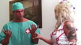 हॉट नर्स Brooke Haven अपने मरीज को चोद रही है snapshot 1