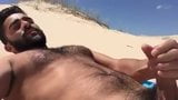 Sacudidas en la playa | xHamster