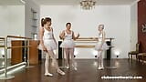 Babes Sarah Heat & Aurora Heat in een ballerina -trio bij Clubsweethearts snapshot 6