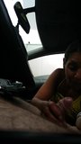 Aftrekken in de auto met voortijdig klaarkomen zigeunermeisje snapshot 3