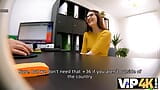 Vip4k. Mia Evans will eine neue Wohnung? Dann verführe den Kreditreferenten! snapshot 7