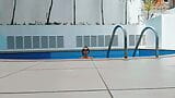 Na piscina se casa relaxamento snapshot 12