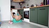 Slut mom cooking sramble eggs in her pussy for breakfast snapshot 7