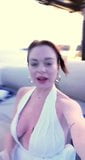 Lindsay lohan（胸の谷間）ニップスリップ snapshot 3