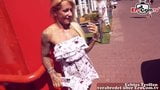 Fremde blonde Frau will im Auto Deutschen ficken snapshot 5