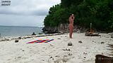 Sexe incroyable sur une plage naturiste - couple russe amateur snapshot 3