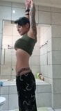 Spycam: sorellastra che fa il bagno - è così calda snapshot 2
