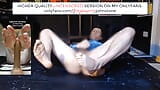EDGEWORTH JOHNSTONE cenzurováno bosými nohama lesklé modré tričko CAM 1 snapshot 13