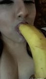 Grubaska latynoska panna Madii daje duszny bananowy lodzik snapshot 5