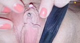 Une femme au foyer salope montre son doux clito! snapshot 5